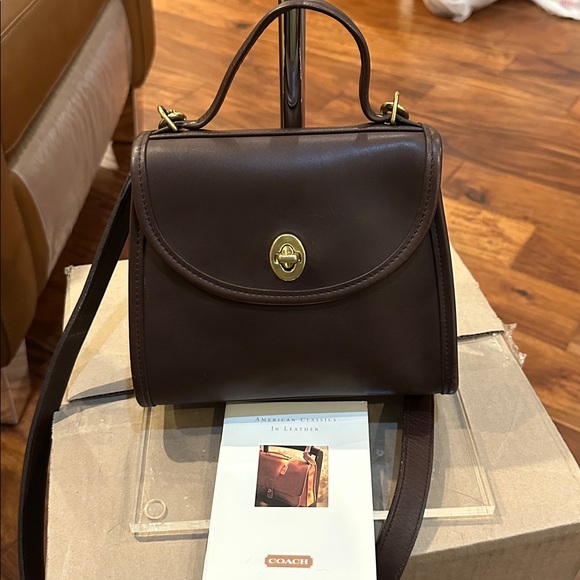 Coach Brown Leather Satchel with Gold Turn lock - in like new condition - Picture 2 of 11